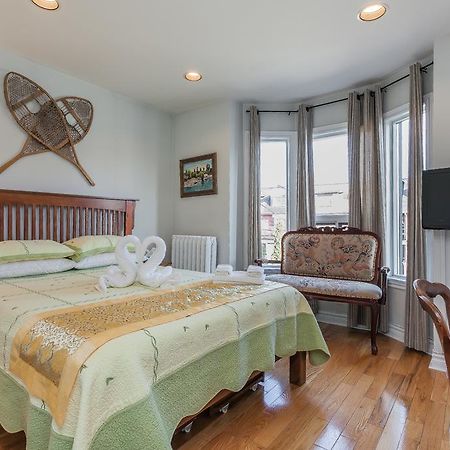 Rose Garden Bed And Breakfast Toronto Bagian luar foto