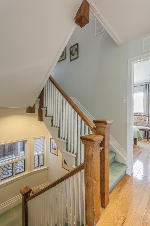 Rose Garden Bed And Breakfast Toronto Bagian luar foto