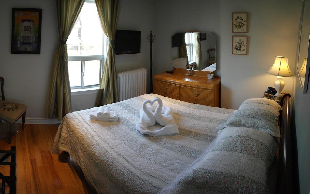 Rose Garden Bed And Breakfast Toronto Ruang foto
