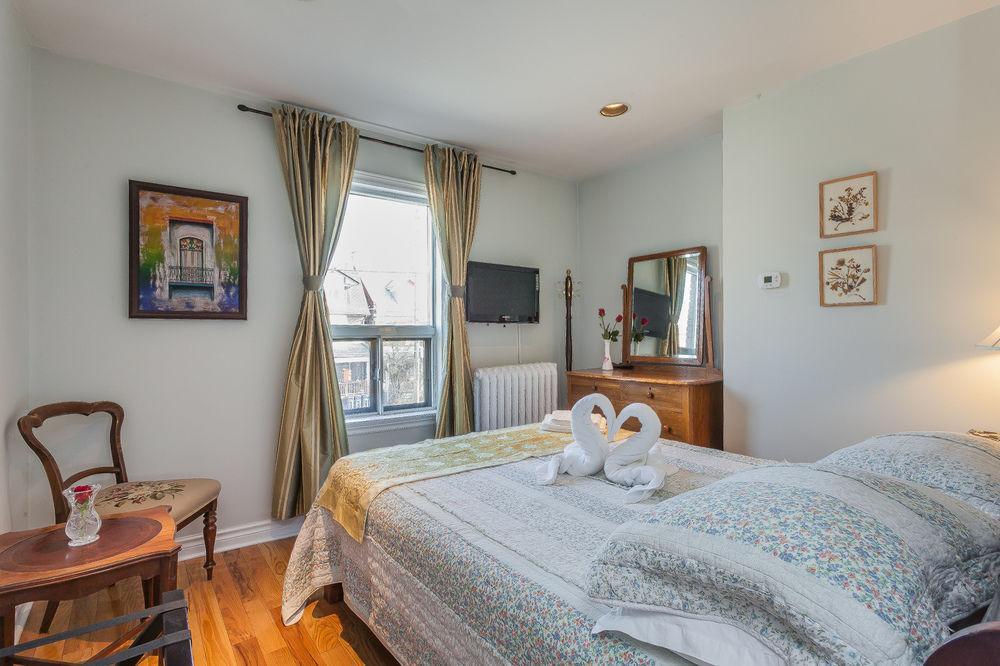 Rose Garden Bed And Breakfast Toronto Bagian luar foto